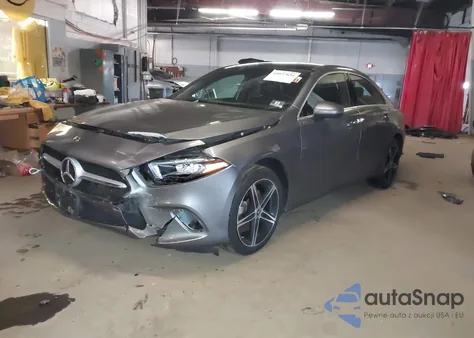 2019 Mercedes-Benz A 220 4Matic z USA, uszkodzony, nr VIN WDD3G4FB4KW006625
